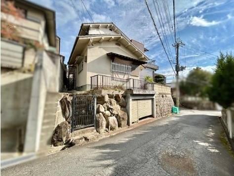 奈良市　あやめ池北３丁目　５DK 外観