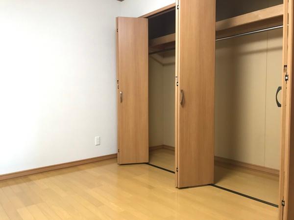 ラフィーネ東町（102） 収納