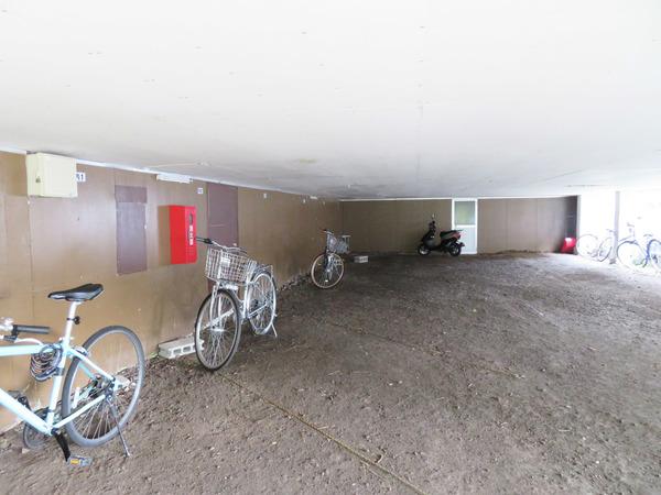 ゴールデンハイツA（107） 駐車場