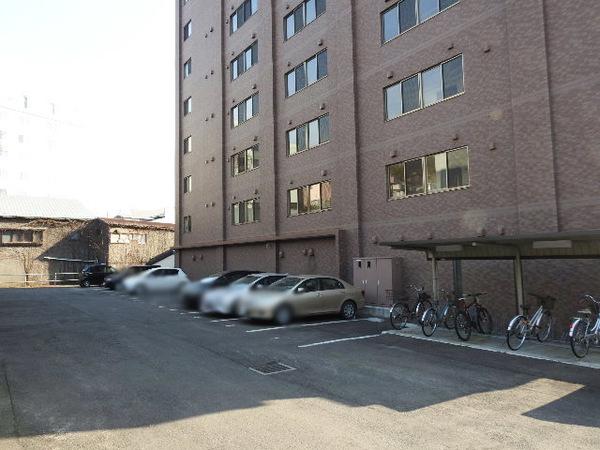 ベルシー室蘭（203） 駐車場