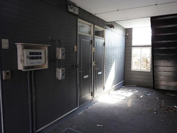 母恋南町サンハイツ（206） エントランス