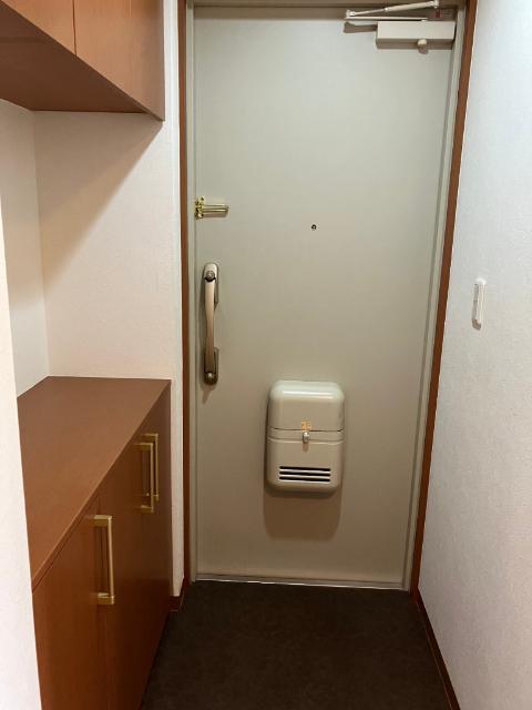 アーバンヴェール参号館（202） 玄関