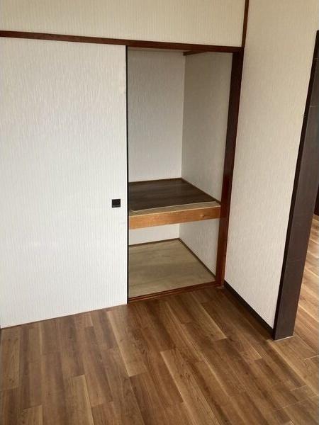 札幌市中央区南三条西アパート 収納