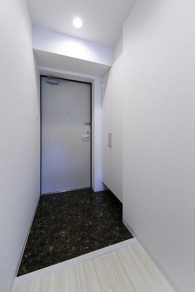 ラディア近代美術館前（602） 玄関