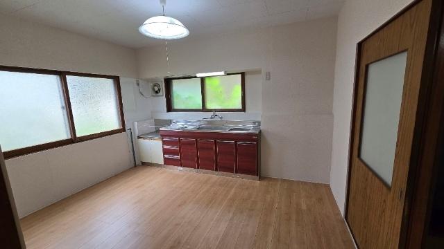 港南町2丁目21-10戸建 キッチン