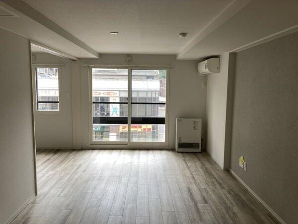 札幌市中央区南十七条西マンション リビング