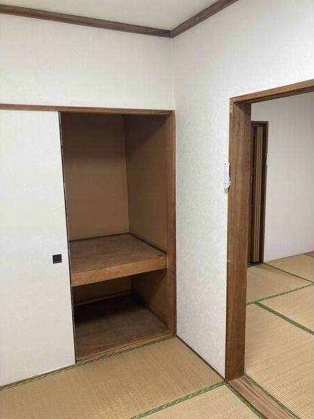 札幌市中央区南三条西アパート 収納