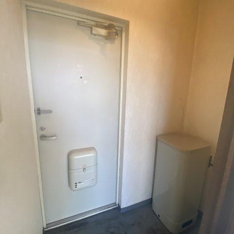 マンションＴ（301） 玄関