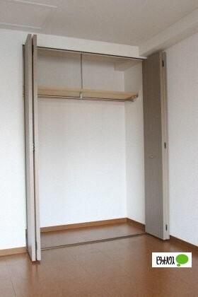 デュ　アンジュ北円山（302） 収納