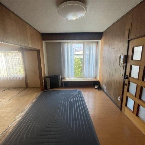 東町5丁目28-10戸建 リビング