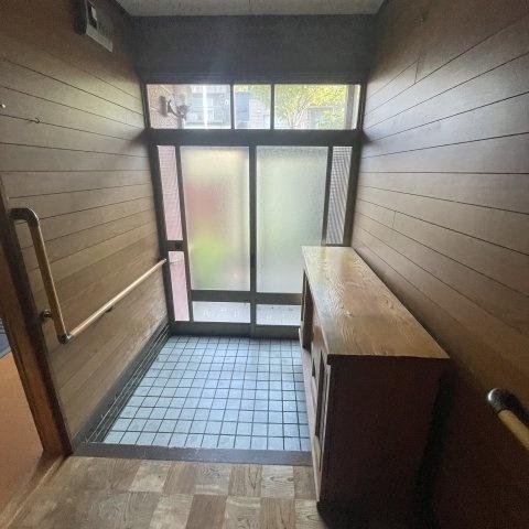 東町5丁目28-10戸建 玄関