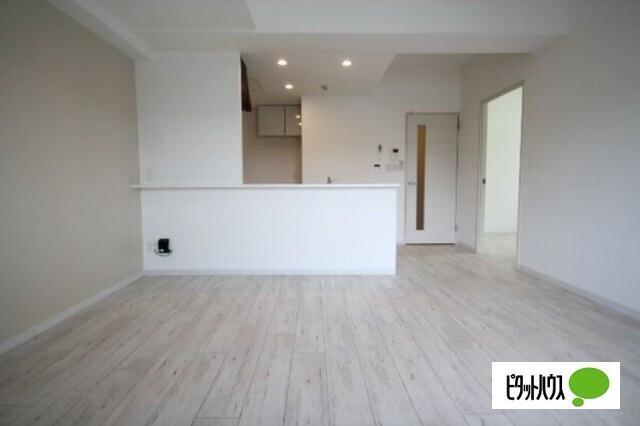 MODENA近代美術館（905） リビング