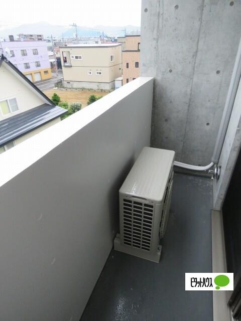 グランラヴィーヌ八軒（402） バルコニー