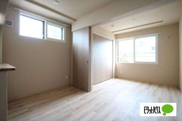 ＧＲＯＶＥ　Ｅ　ＭＡＲＵＹＡＭＡ(グローヴィー円山)（302） リビング