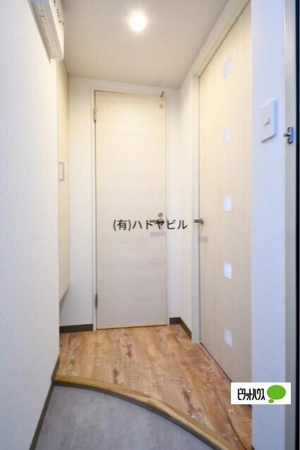 Ｒｅｓｔｓ　ｏｎ　旭山公園通（502） 玄関