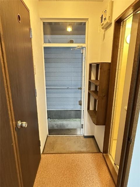 TKマンションB（110） 玄関
