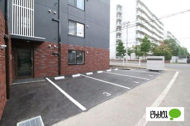 Ｌａｔｏ　Ｐａｒｃｏ(ラト・パルコ)（205） 駐車場