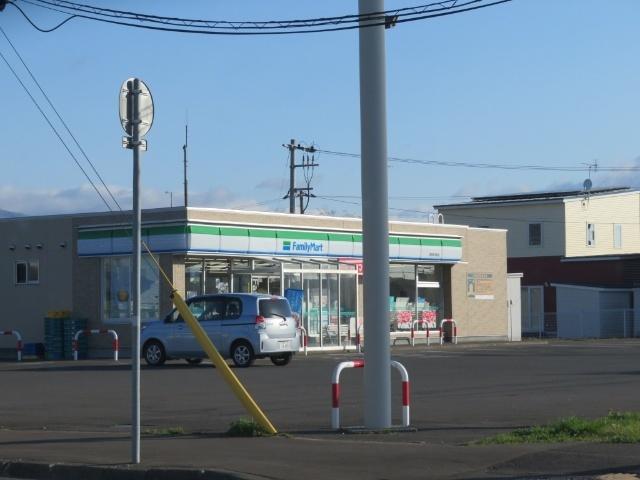 ファミリーマート登別桜木町店：1088m