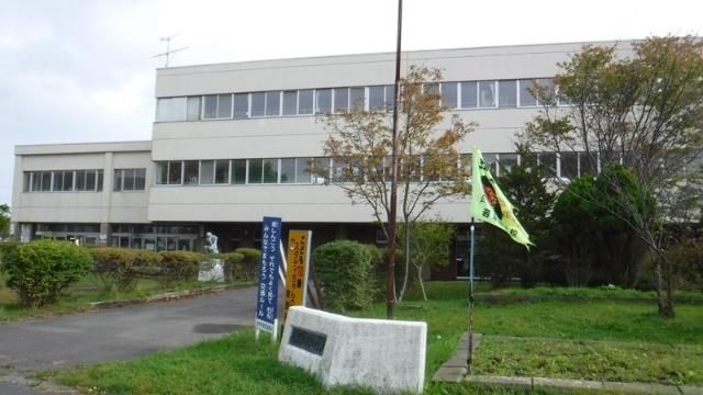 登別市立若草小学校：639m