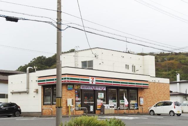 セブンイレブン室蘭東町5丁目店：196m