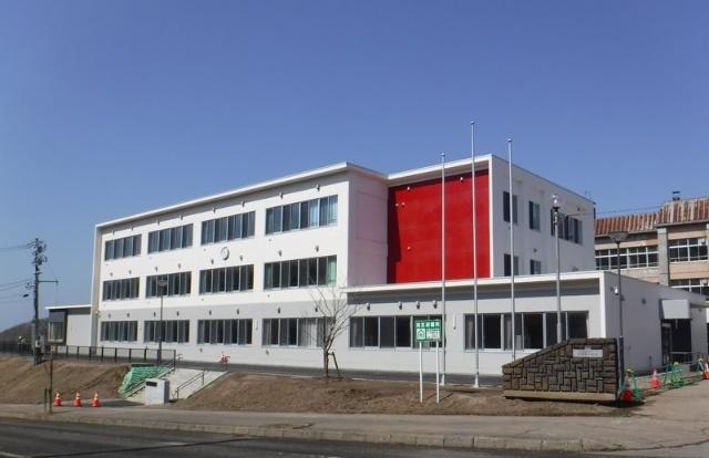 室蘭市立白蘭小学校：937m