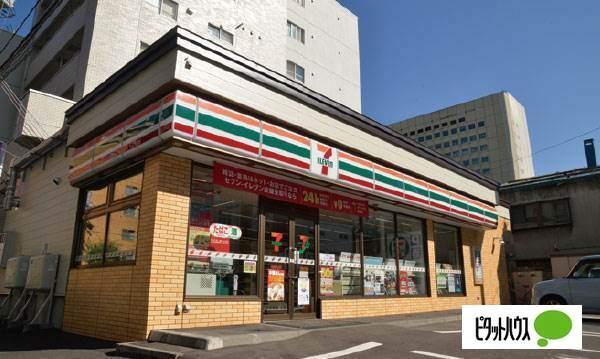 セブンイレブン札幌医大前店：165m