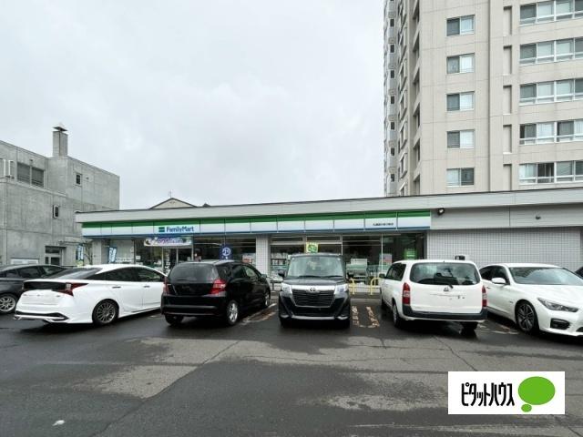 ファミリーマート札幌宮の森3条店：367m