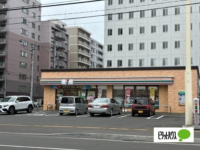 セブンイレブン札幌北7条西12丁目店：194m