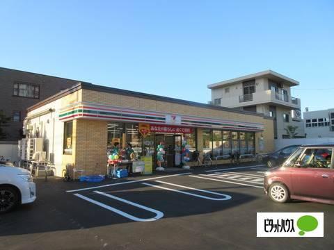 セブンイレブン札幌南21条西14丁目店：427m