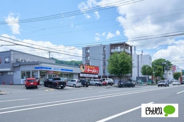ローソン札幌宮の森1条店：462m