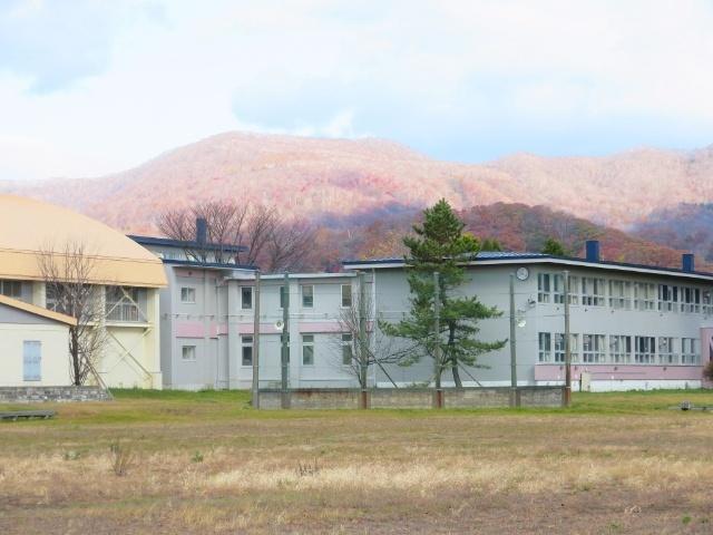 登別市立登別中学校：509m