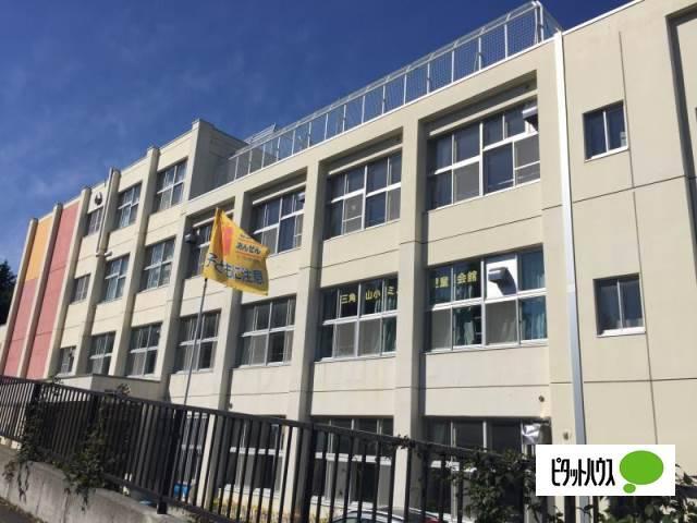 三角山小学校：693m
