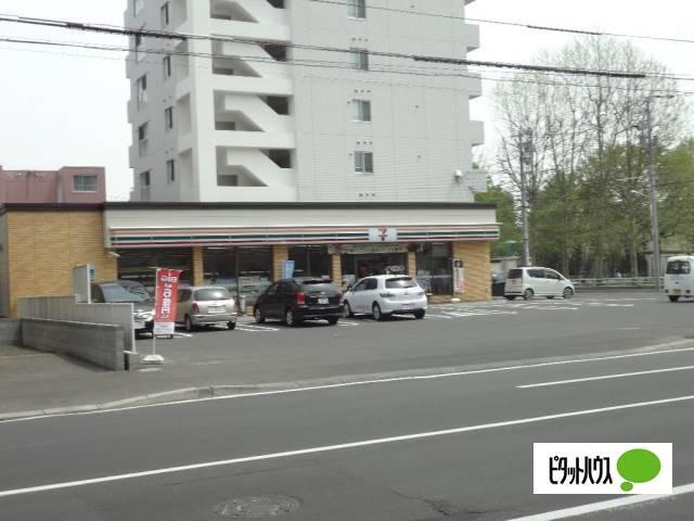 セブンイレブン札幌南6条西18丁目店：175m
