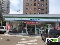 ファミリーマート札幌南5条西20丁目店：211m