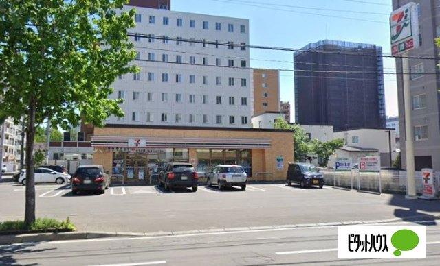 セブンイレブン札幌北7条西12丁目店：111m