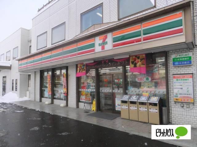セブンイレブン札幌北6条店：452m