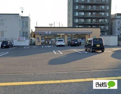 セブンイレブン札幌月寒中央通4丁目店：256m