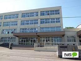 札幌市立琴似中学校：657m