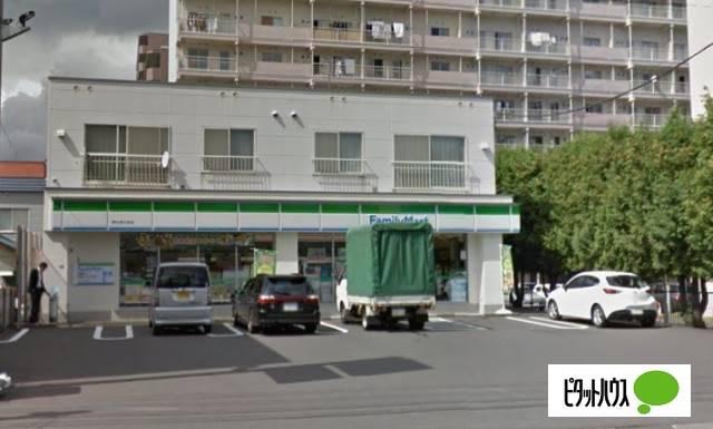 ファミリーマート東札幌6条店：208m