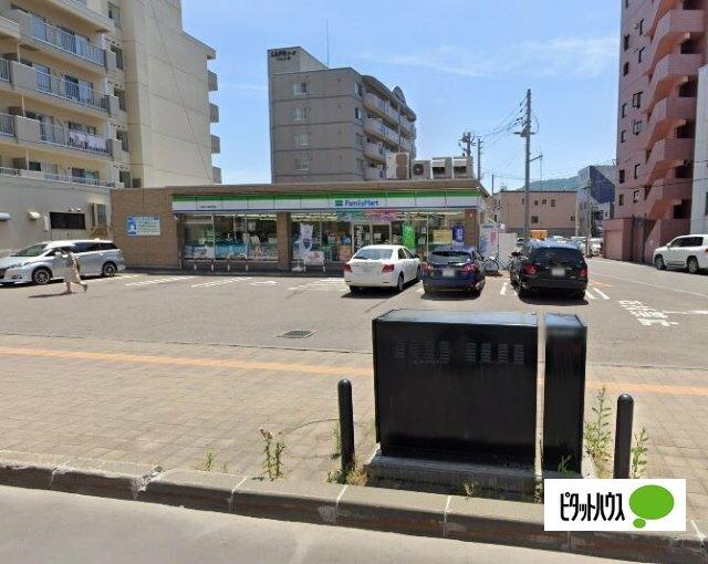ファミリーマート札幌円山裏参道店：351m