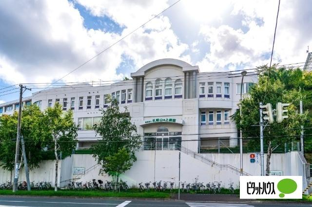 医療法人札幌山の上病院：100m