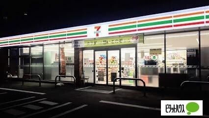 セブン-イレブン 札幌北２条東８丁目店：166m