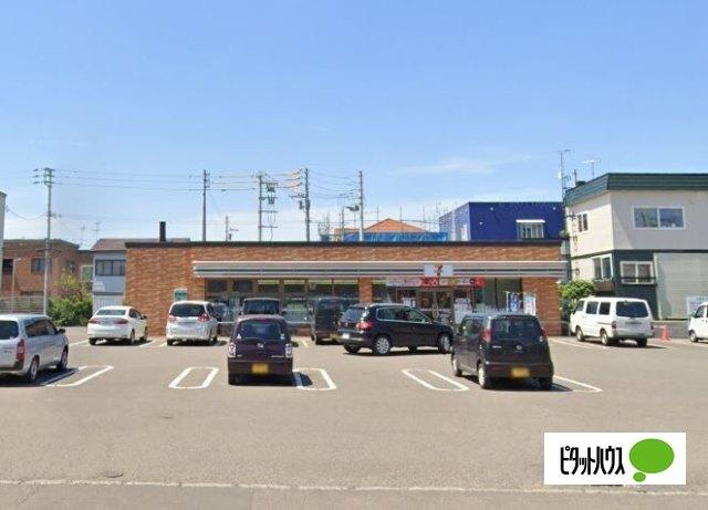 セブンイレブン札幌八軒8条店：128m