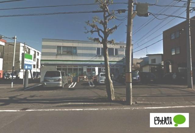 ファミリーマート札幌平岸3条店：247m