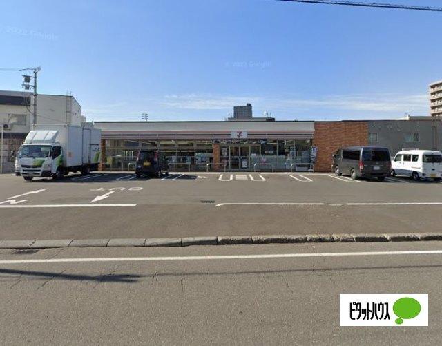 セブンイレブン東札幌1条4丁目店：152m