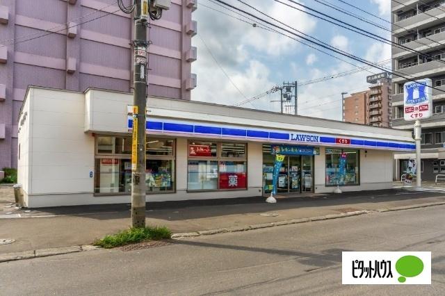 ローソン札幌南7条西八丁目店：188m