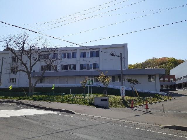 みなと小学校：950m