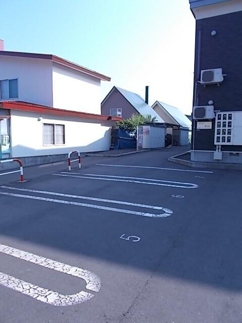 メゾン　ド　ファミーユ美園（104） 駐車場