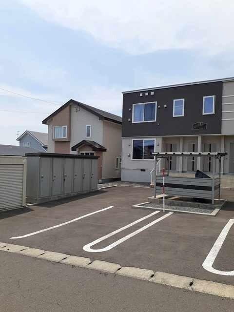 Ｃｒｅａ−Ｊ．ｃ（201） 駐車場