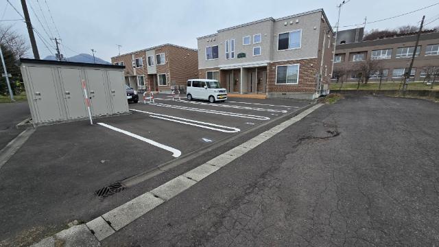 ルタンリッシュ（102） 駐車場